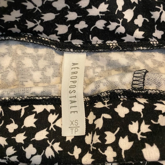 Floral pattern Aeropostale skater skirt - Picture 2 of 2